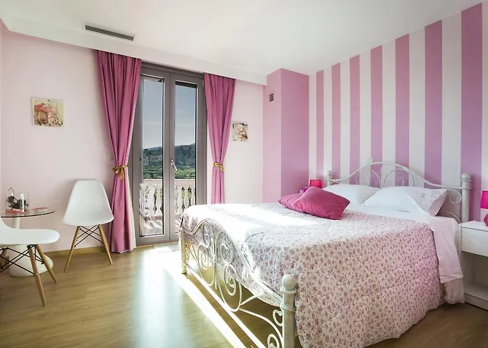 Vila Athinais Lixouri