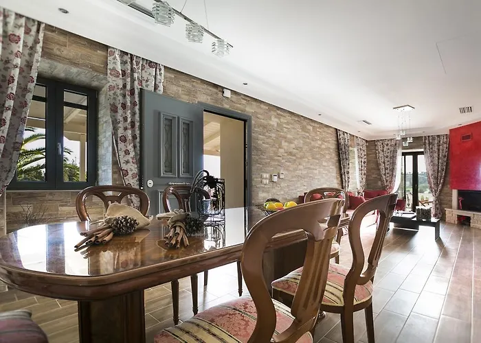 Athinais Villa