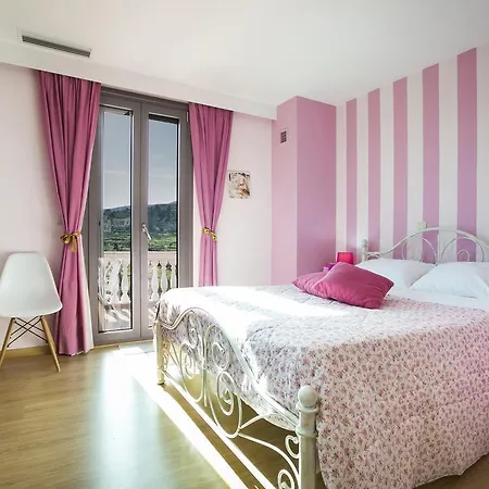 ヴィラ Athinais リクスリオン