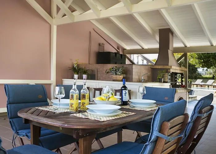 Athinais Villa Lixúri